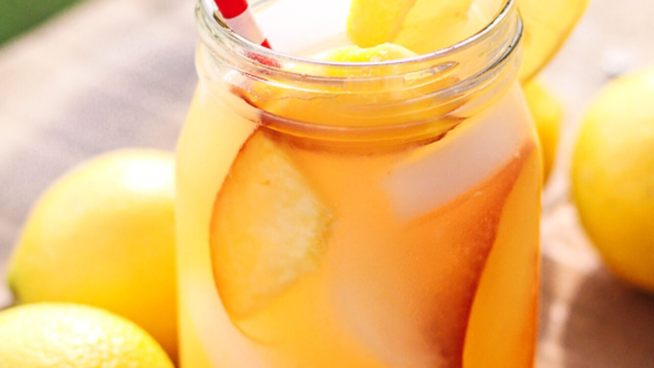 Peach Lemonade with Fresh Peaches