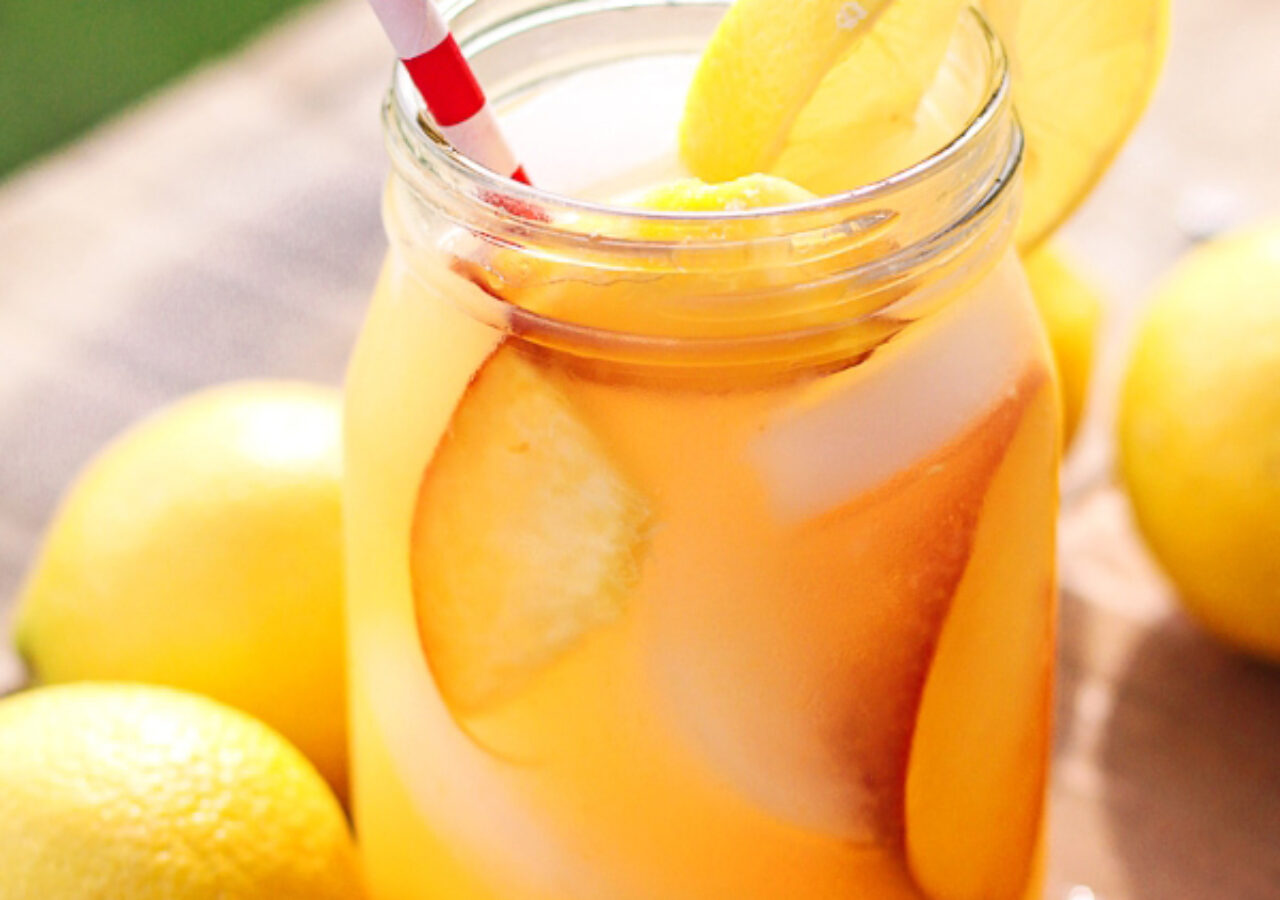 Peach Lemonade with Fresh Peaches